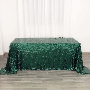 Green sparkly table cloth